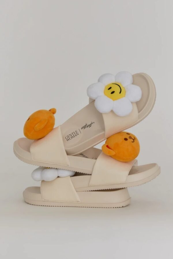 GENTLEWOMAN Wiggle Bear Fun Slippers